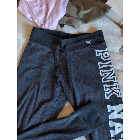 Size medium Victoria secret pink yoga pants - Picture 2 of 7